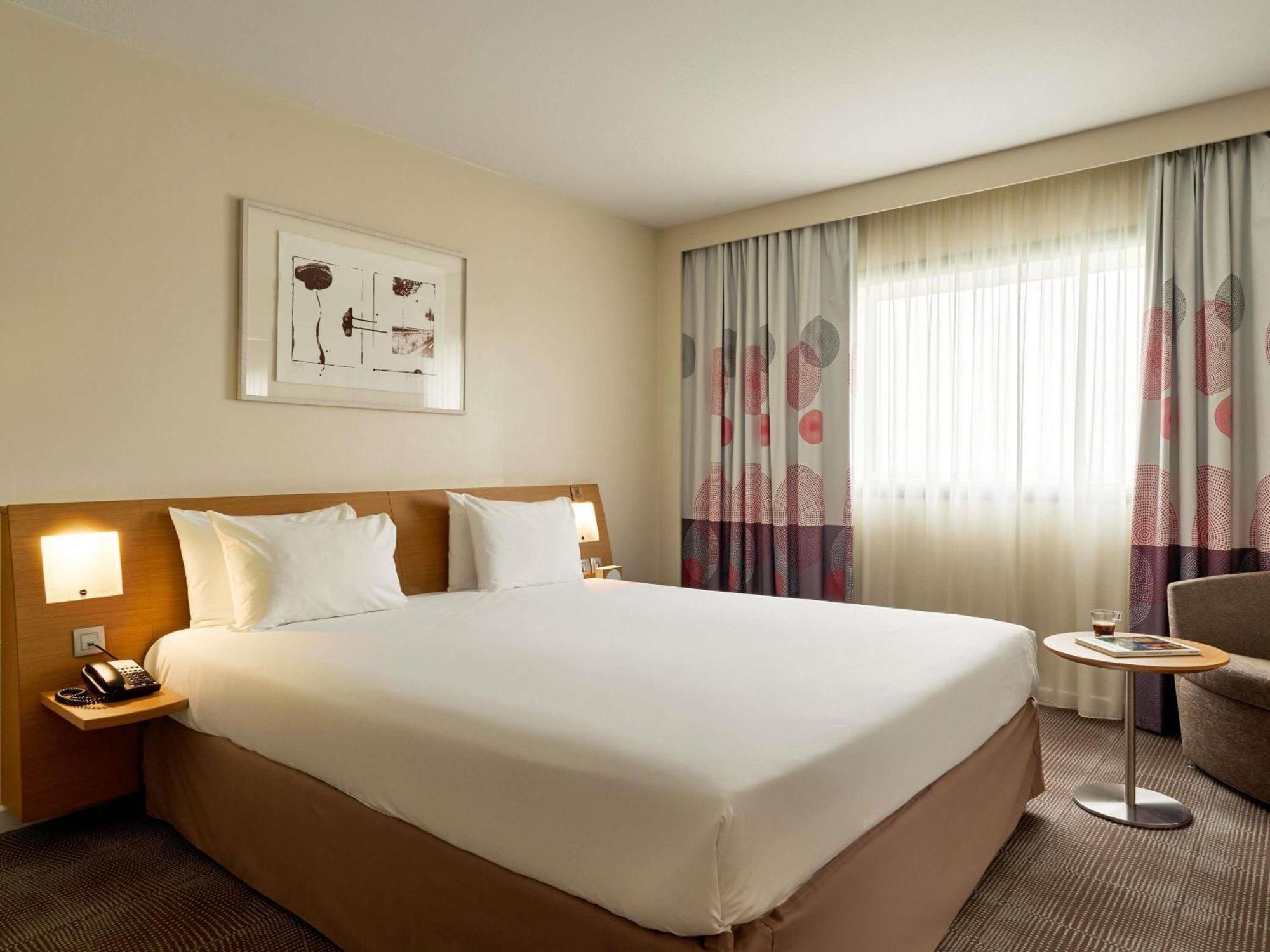 Suite avec Lit Double et Canapé-Lit Simple - Vue sur Paris